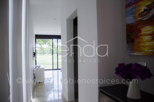 2019-12-03_23_19_30_19KG-38 Casa en venta en La Ceiba -12.jpg